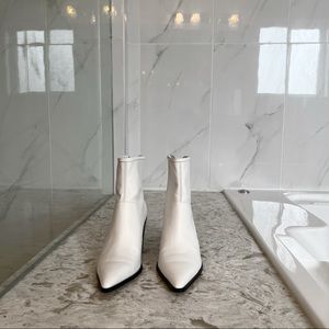 COPY - ZARA White Zip Up Faux Leather Ankle Boots. Size 37. NEW.